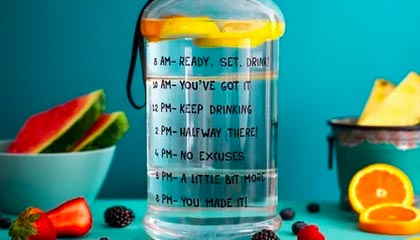 爱游戏 电竞-“足球智者”：某某教练解读战术变革心得，足球技战术训练全书